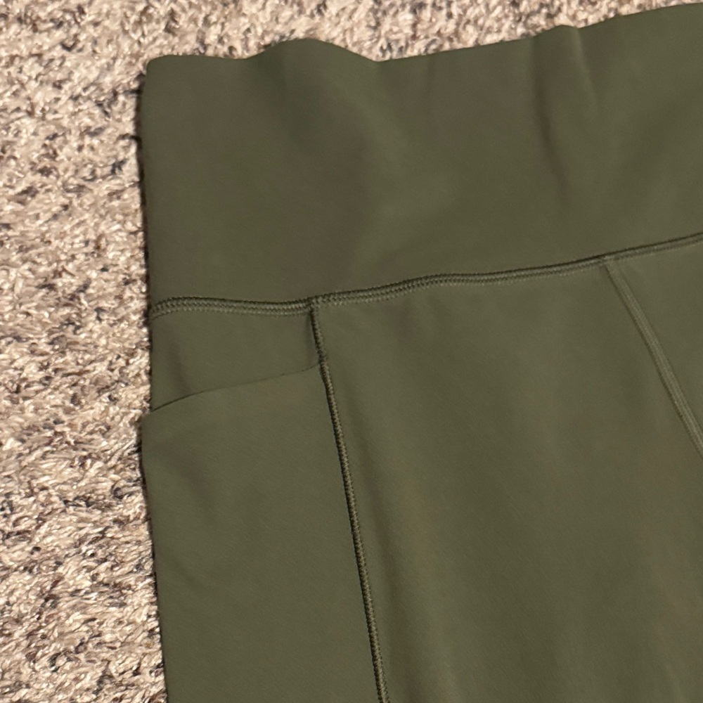 Athleta Women’s Olive Green Leggings - Picture 4 of 5